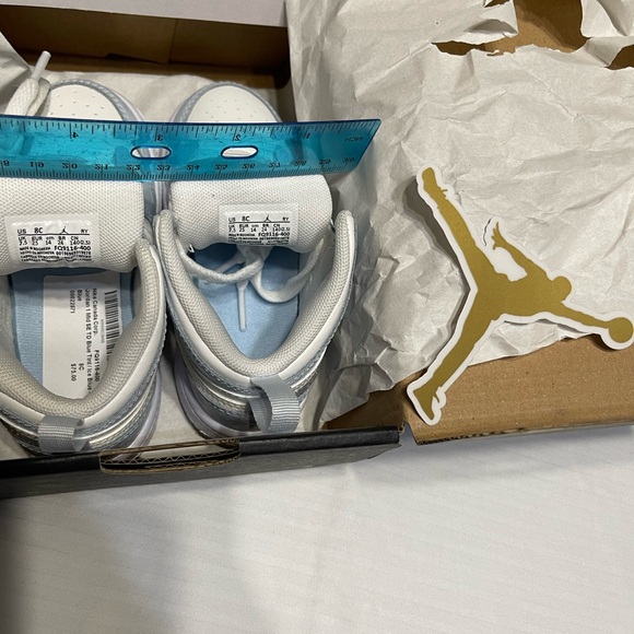 Shoes - Picture 4 of 9